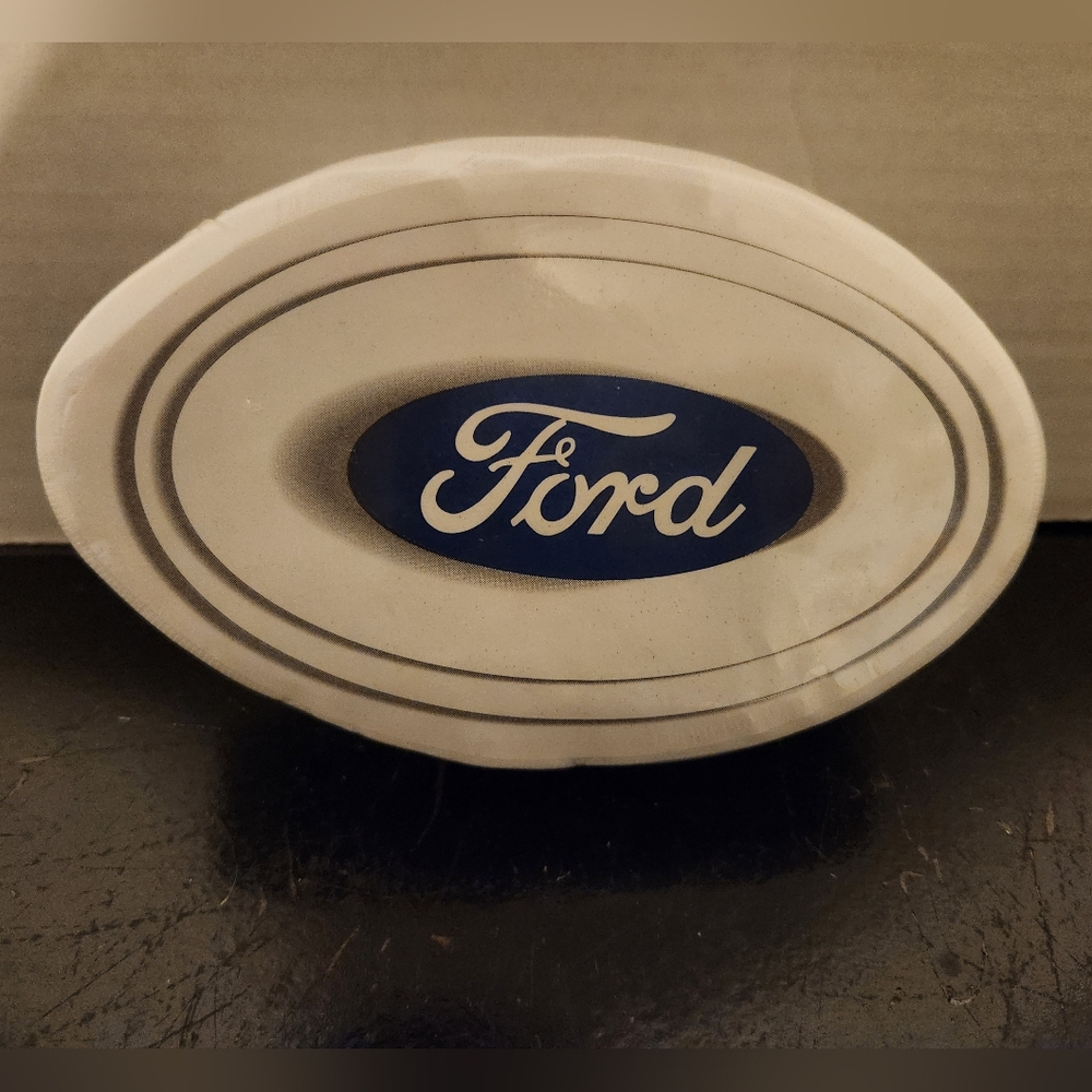 Spirit of Ford T-Shirt 1999 Ford Building Oval Shaped Shrink Wrapped XL Vintage